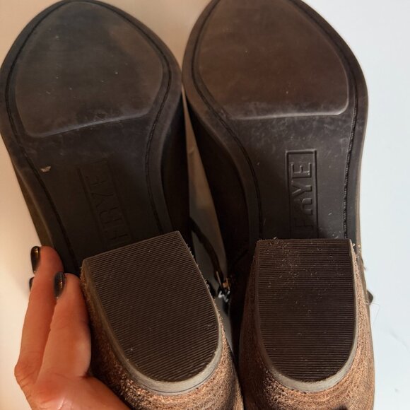 The Perfect Fall Bootie! Frye Brown Leather Booties - Size 10 - Picture 3 of 7